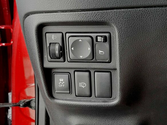 2013 Nissan Juke I, красный, 880000 рублей - вид 7