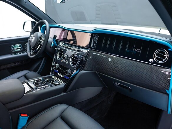 2026 Rolls-Royce Cullinan Black Badge I Рестайлинг (Series II), чёрный, 50000000 рублей - вид 8