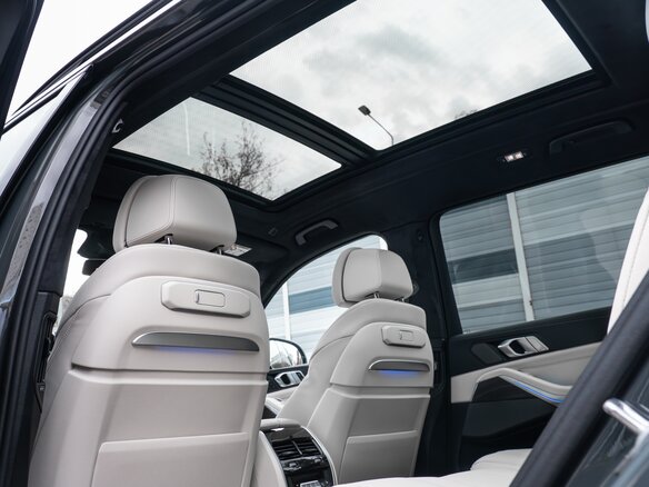 2025 BMW X7 40d I (G07) Рестайлинг, серый - вид 26