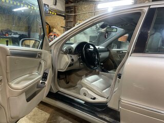 2005 Mercedes-Benz C-Класс 230 II (W203) Рестайлинг, серебристый, 730000 рублей, вид 4