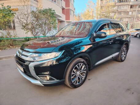 2018 Mitsubishi Outlander III Рестайлинг 2, чёрный, 1895000 рублей, вид 2