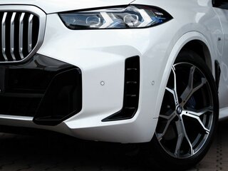 2025 BMW X5 30d IV (G05/G18) Рестайлинг, белый, 12099900 рублей, вид 3