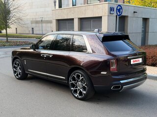 2019 Rolls-Royce Cullinan I (Series I), красный, 26500000 рублей, вид 3