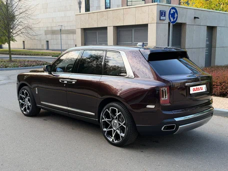 2019 Rolls-Royce Cullinan I (Series I), красный, 26500000 рублей, вид 3