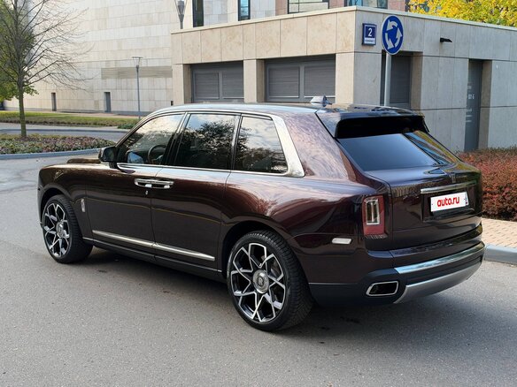 2019 Rolls-Royce Cullinan I (Series I), красный, 26500000 рублей - вид 2