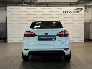 2015 Ford Fiesta Mk6 Рестайлинг, белый, 569000 рублей, вид 4