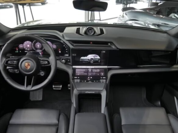 2026 Porsche Cayenne Electric IV, зелёный, 19990660 рублей - вид 5