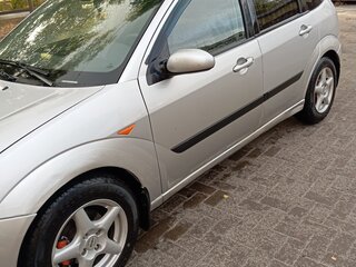 2004 Ford Focus I Рестайлинг, серебристый, 260000 рублей, вид 5
