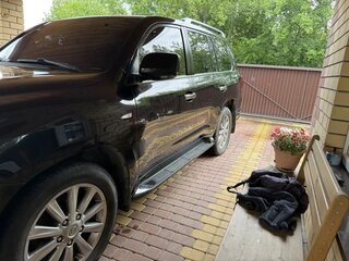 2011 Lexus LX 570 III, чёрный, 3400000 рублей, вид 4