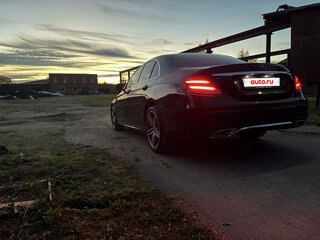2020 Mercedes-Benz E-Класс 220 d V (W213, S213, C238), чёрный, 3600000 рублей, вид 5