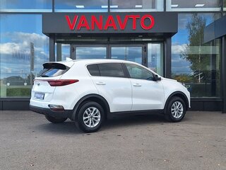 2020 Kia Sportage IV Рестайлинг, белый, 2350000 рублей, вид 4