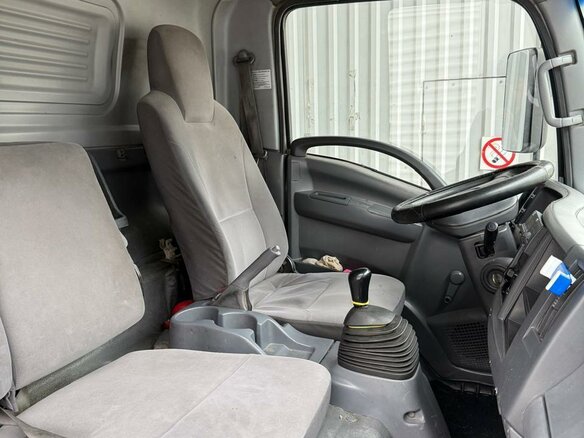 2017 Isuzu Elf (N-series), белый, 1400000 рублей - вид 9