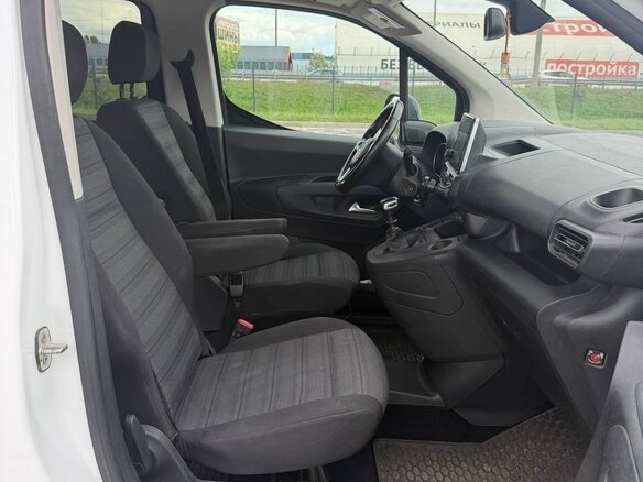 2022 Opel Combo XL E, белый, 1695000 рублей - вид 10
