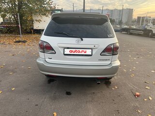 2001 Toyota Harrier I (XU10) Рестайлинг, белый, 820000 рублей, вид 4