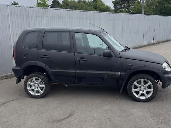 2004 Chevrolet Niva I, чёрный, 300000 рублей - вид 5