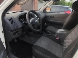 2013 Toyota Hilux VII Рестайлинг, белый, 1850000 рублей, вид 4