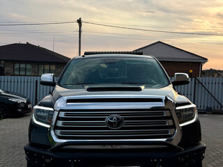 2019 Toyota Tundra CrewMax II Рестайлинг, чёрный, 6900000 рублей, вид 3
