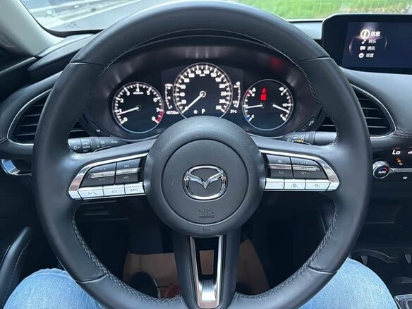 2023 Mazda 3 Axela IV (BP), белый, 1340000 рублей - вид 13