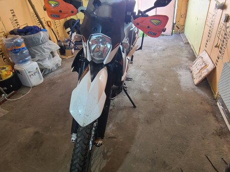 2017 KTM 690 Enduro R, оранжевый, 750000 рублей, вид 4