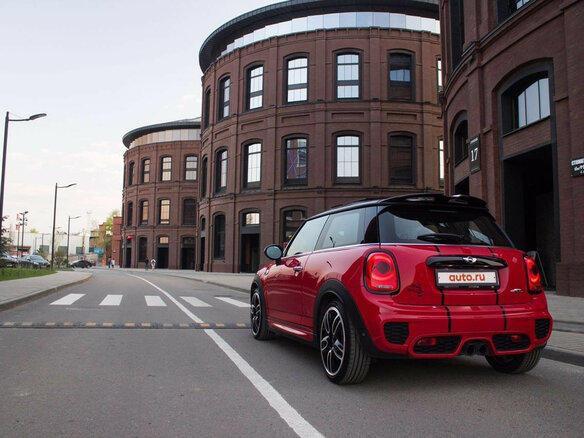 2015 Mini Hatch JCW III (F55/F56), красный - вид 7
