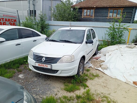 2012 Renault Logan I Рестайлинг, белый, 370000 рублей - вид 1