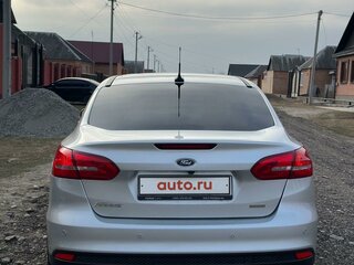 2017 Ford Focus III Рестайлинг, серебристый, 1250000 рублей, вид 2