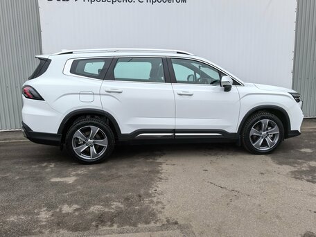 2024 Geely Okavango I Рестайлинг, белый, 3050000 рублей, вид 3