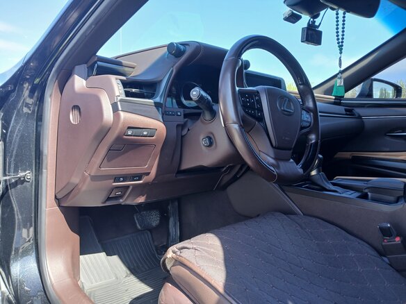 2020 Lexus ES 250 VII, чёрный, 5000000 рублей - вид 7