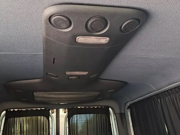 2018 Mercedes-Benz Sprinter, серебристый, 4050000 рублей - вид 7