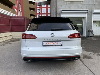 2019 Volkswagen Touareg III, белый, 7500000 рублей, вид 3