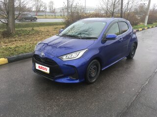 2020 Toyota Yaris IV, фиолетовый, 1550000 рублей, вид 2