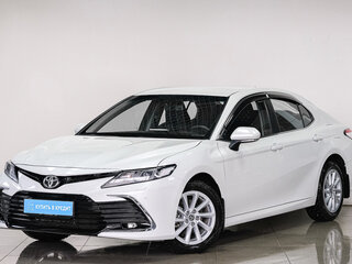 2021 Toyota Camry VIII (XV70) Рестайлинг, белый, 3300000 рублей, вид 1