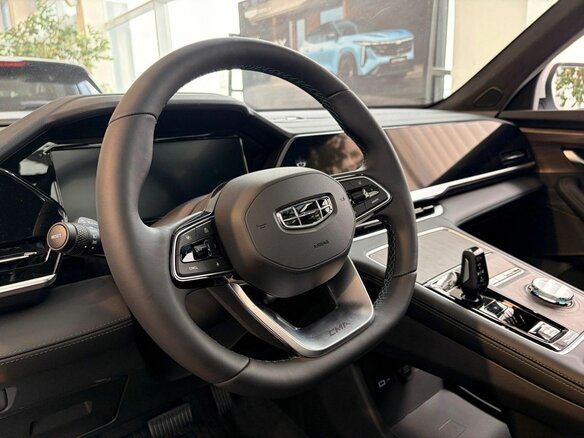2026 Geely Monjaro I Рестайлинг, белый, 4954990 рублей - вид 13
