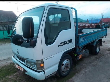 2004 Nissan Atlas, белый, 1500000 рублей, вид 1