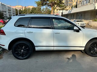 2013 Volkswagen Touareg II, белый, 2200000 рублей, вид 4