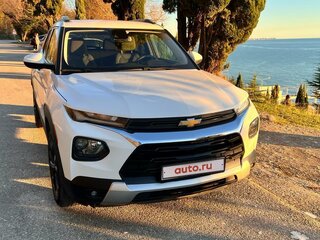2021 Chevrolet TrailBlazer III, белый, 2000000 рублей, вид 2