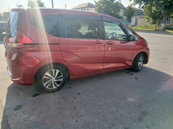 2019 Honda Freed II Рестайлинг, красный, 1800000 рублей - вид 14