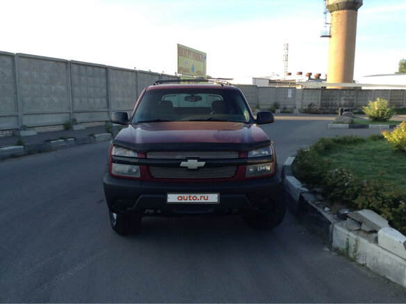 2005 Chevrolet Avalanche I, пурпурный - вид 2