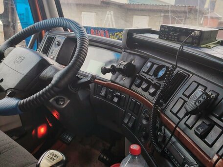 2003 Volvo VNM, оранжевый, 1700000 рублей, вид 2