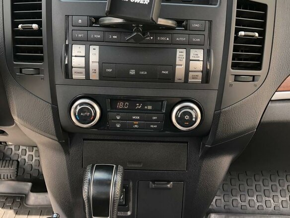 2007 Mitsubishi Pajero IV, чёрный, 2999999 рублей - вид 23