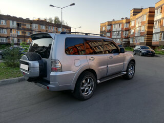 2011 Mitsubishi Pajero IV Рестайлинг 1, серебристый, 1890000 рублей, вид 5
