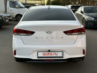 2019 Hyundai Sonata VII (LF) Рестайлинг, белый, 2350000 рублей, вид 4