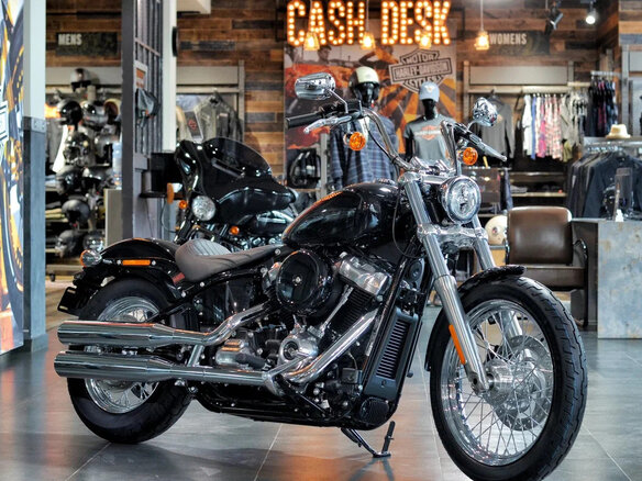 2022 Harley-Davidson Softail Standard, чёрный, 2150000 рублей - вид 3