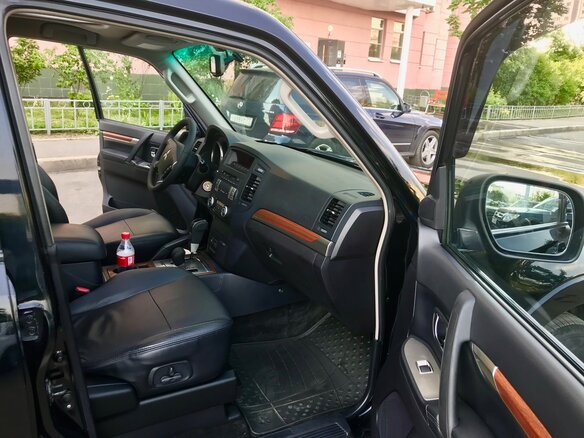 2007 Mitsubishi Pajero IV, чёрный - вид 9