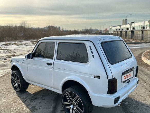 2010 Lada (ВАЗ) 2121 (4x4) I Рестайлинг, белый, 450000 рублей - вид 5