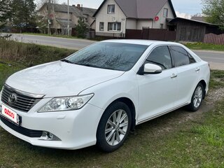 2013 Toyota Camry VII (XV50), белый, 1550000 рублей, вид 2