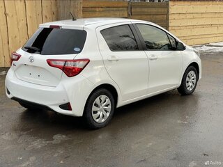 2019 Toyota Vitz III (XP130) Рестайлинг 2, белый, 1120000 рублей, вид 3
