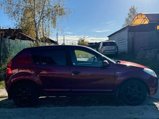 2010 Renault Sandero I, красный, 500000 рублей, вид 3