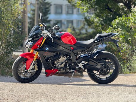 2018 BMW S 1000 R, красный, 1390000 рублей, вид 3