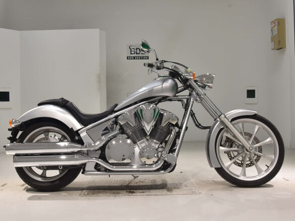 2010 Honda VT 1300CX Fury, серебристый, 810000 рублей